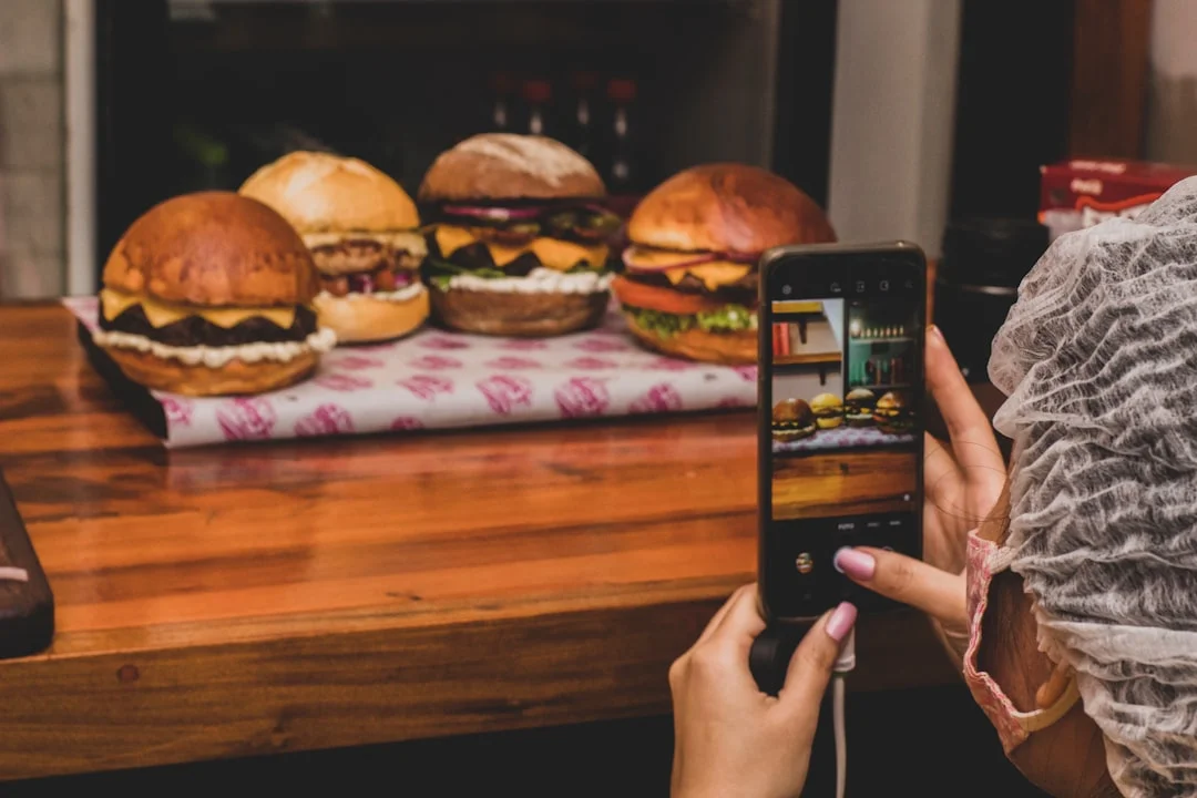 Influenciadores digitais para hamburguerias: Influenciadores digitais para hamburguerias: o guia definitivo